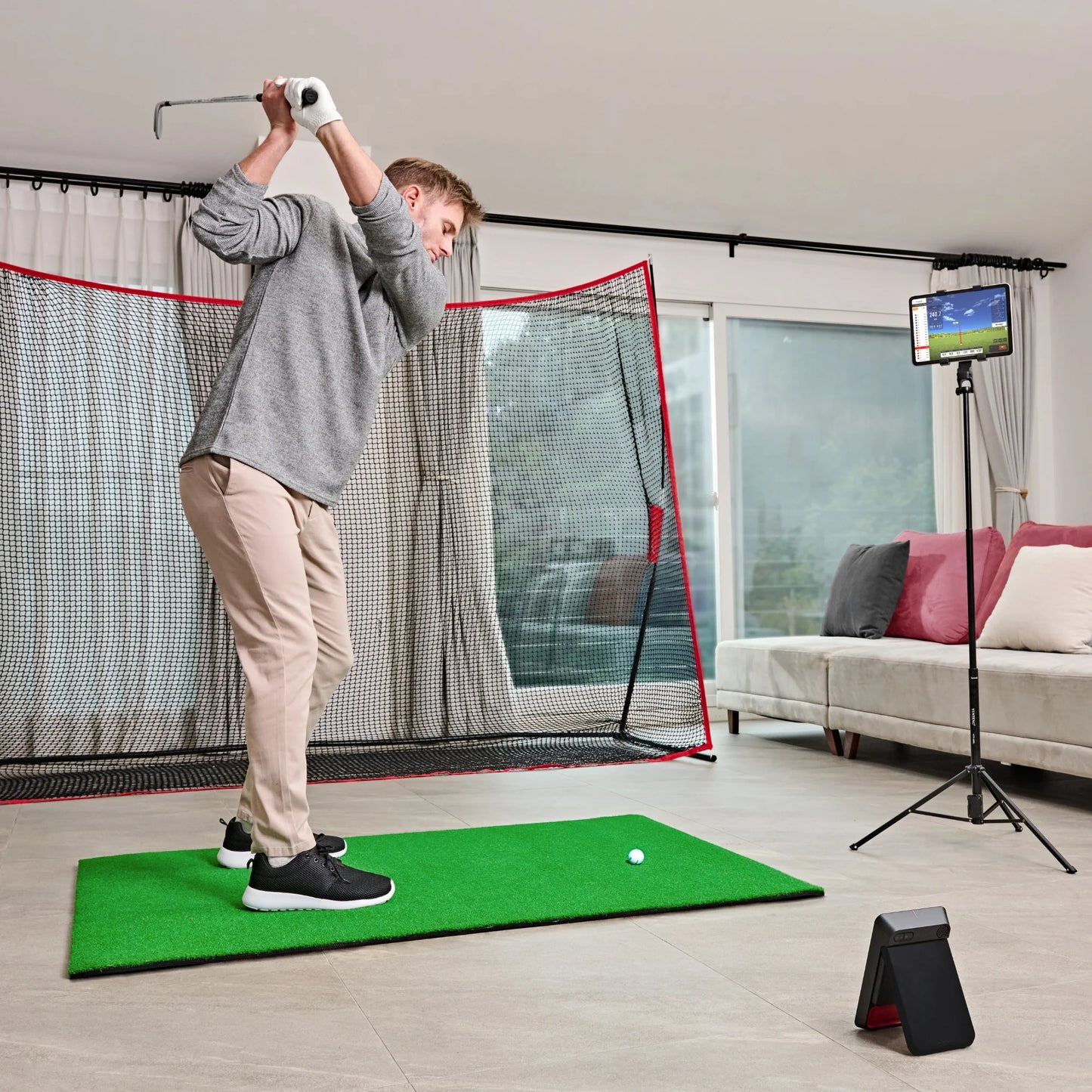 Voice Caddie SC4 PRO Golf Launch Monitor + 3D Driving Range Simulator