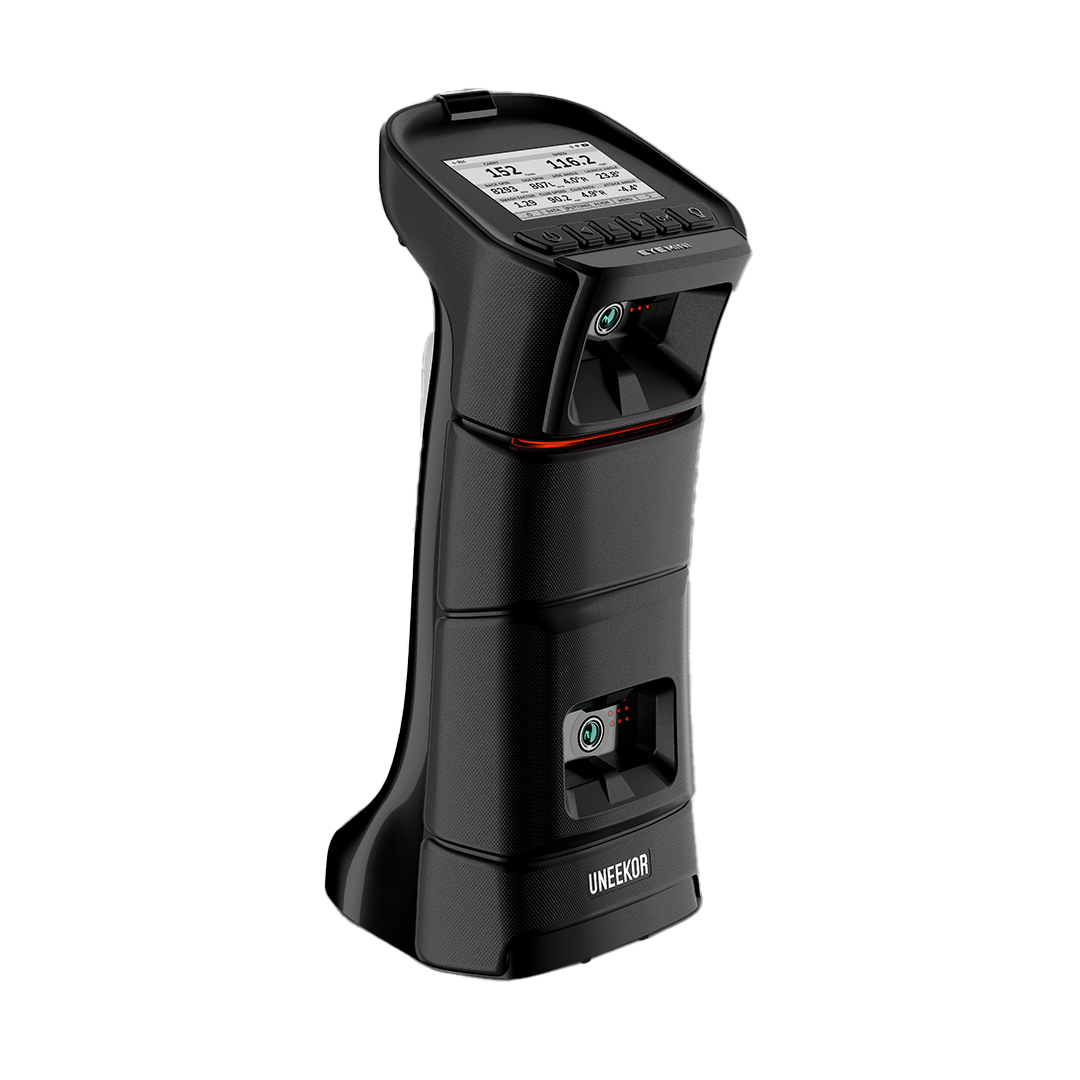 Uneekor Eye Mini Golf Simulator